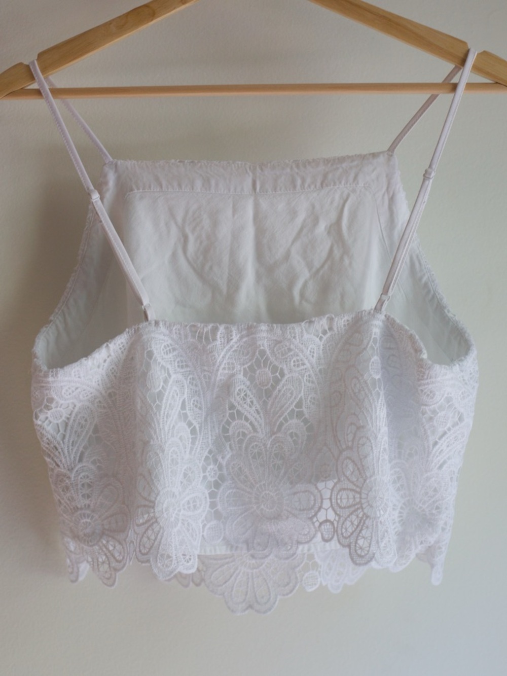 Abercrombie & Fitch White Lace Cropped Camisole M - Picture 5 of 6